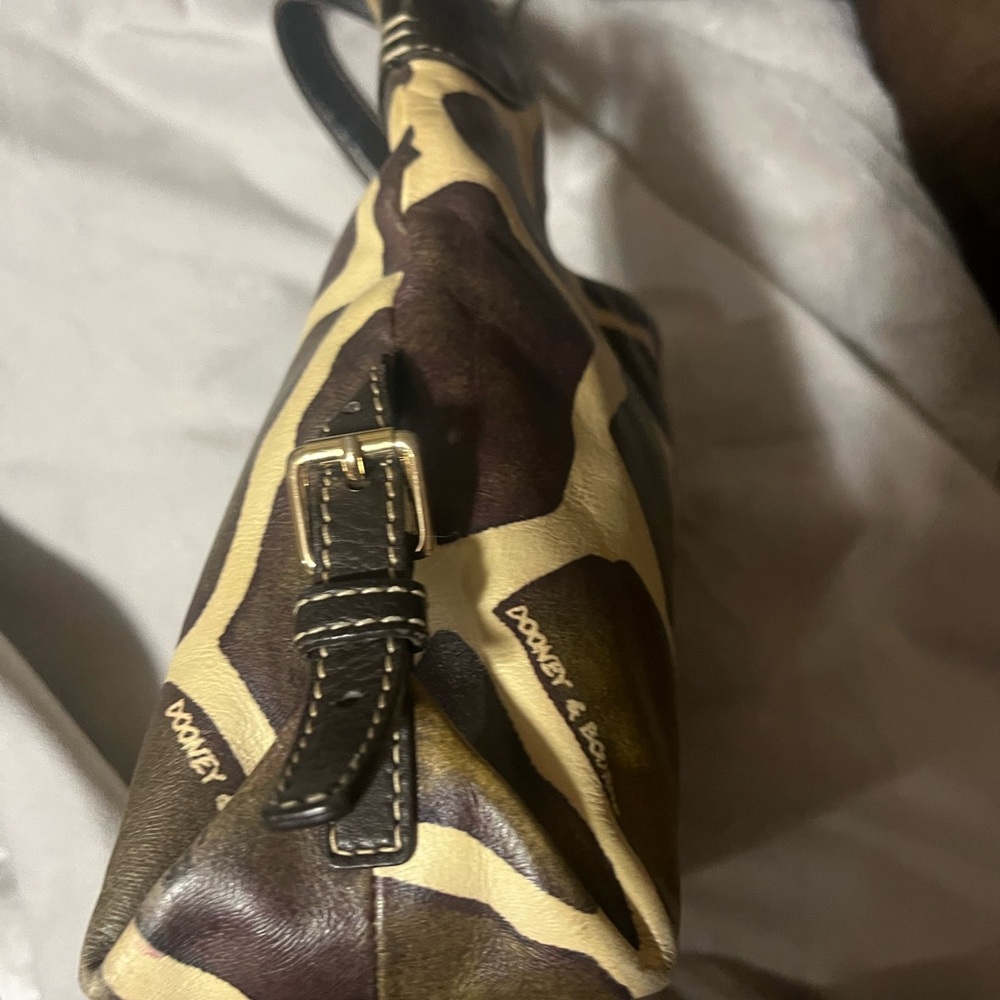 Dooney & Bourke giraffe print handbag. Great condition - Picture 4 of 5